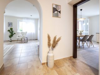 Eladó 212 m²-escsaládi ház XVI. Kerület (Mátyásföld) , Újszász utca közeli utca: 237'000'000 Ft