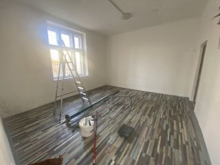 Eladó 350 m²-esüzlethelyiség utcai bejárattal XVI. Kerület (Mátyásföld) , Veres Péter út: 155'000'000 Ft