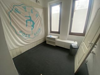 Eladó 350 m²-esüzlethelyiség utcai bejárattal XVI. Kerület (Mátyásföld) , Veres Péter út: 155'000'000 Ft