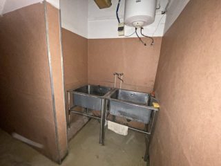 Eladó 350 m²-esüzlethelyiség utcai bejárattal XVI. Kerület (Mátyásföld) , Veres Péter út: 155'000'000 Ft