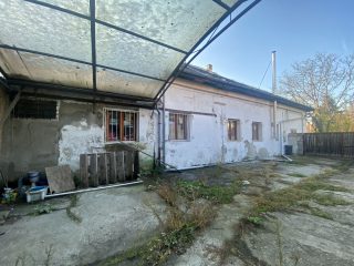 Eladó 350 m²-esüzlethelyiség utcai bejárattal XVI. Kerület (Mátyásföld) , Veres Péter út: 155'000'000 Ft