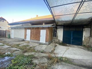 Eladó 350 m²-esüzlethelyiség utcai bejárattal XVI. Kerület (Mátyásföld) , Veres Péter út: 155'000'000 Ft