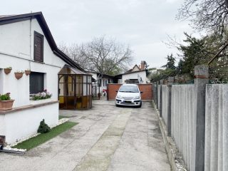 Eladó 134 m²-escsaládi ház XVI. Kerület (Rákosszentmihály) , Csömöri út: 94'990'000 Ft