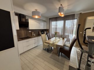 Eladó 95 m²-estársasházi lakás XVI. Kerület (Rákosszentmihály) , Zebra Lakópark: 159'000'000 Ft