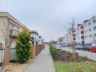 Eladó 55 m²-estársasházi lakás XVI. Kerület (Rákosszentmihály) , Zöldmező Lakópark, Újszerű, Nyitra utca: 85'000'000 Ft