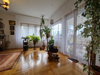 Eladó 107 m²-esházrész XVI. Kerület (Sashalom) , Batsányi János utca: 135'000'000 Ft