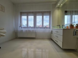 Eladó 107 m²-esházrész XVI. Kerület (Sashalom) , Batsányi János utca: 135'000'000 Ft