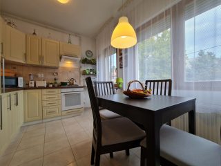 Eladó 107 m²-esházrész XVI. Kerület (Sashalom) , Batsányi János utca: 135'000'000 Ft