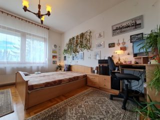 Eladó 107 m²-esházrész XVI. Kerület (Sashalom) , Batsányi János utca: 135'000'000 Ft