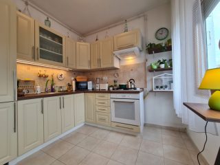 Eladó 107 m²-esházrész XVI. Kerület (Sashalom) , Batsányi János utca: 135'000'000 Ft