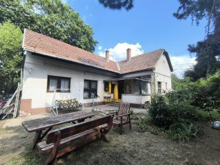 Eladó 100 m²-escsaládi ház XVI. Kerület (Sashalom) , Hév közeli utca: 134'900'000 Ft