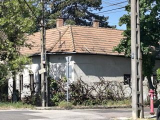Eladó 100 m²-escsaládi ház XVI. Kerület (Sashalom) , Hév közeli utca: 134'900'000 Ft