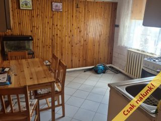 Eladó 111 m²-escsaládi ház XVI. Kerület (Sashalom) , Sashalmi piac közelében: 110'000'000 Ft