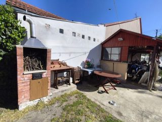 Eladó 336 m²-escsaládi ház XVI. Kerület (Sashalom) , Sashalom: 350'000'000 Ft