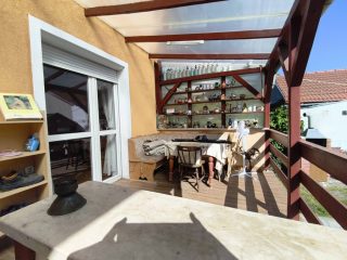 Eladó 336 m²-escsaládi ház XVI. Kerület (Sashalom) , Sashalom: 350'000'000 Ft