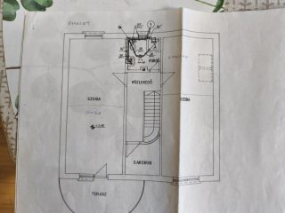 Eladó 336 m²-escsaládi ház XVI. Kerület (Sashalom) , Sashalom: 350'000'000 Ft