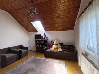 Eladó 336 m²-escsaládi ház XVI. Kerület (Sashalom) , Sashalom: 350'000'000 Ft