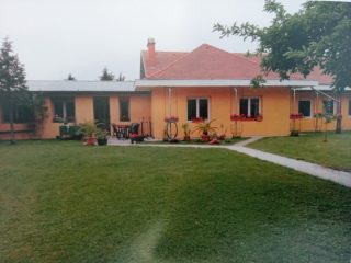 Eladó 1980 m²-esegyéb vendéglátó egység XVI. Kerület (Sashalom) , Veress Péter út közeli utca: 3'120'000 EUR