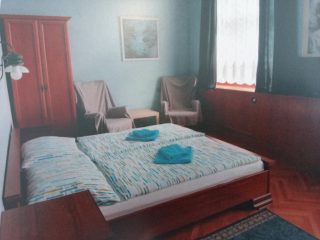 Eladó 1980 m²-esegyéb vendéglátó egység XVI. Kerület (Sashalom) , Veress Péter út közeli utca: 3'120'000 EUR