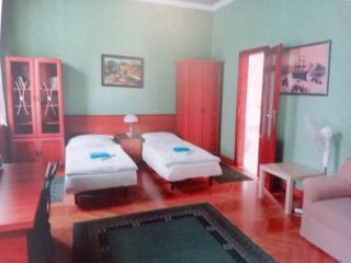 Eladó 1980 m²-esegyéb vendéglátó egység XVI. Kerület (Sashalom) , Veress Péter út közeli utca: 3'120'000 EUR