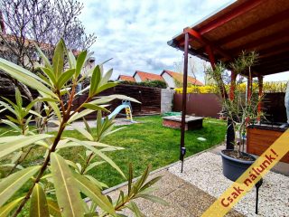 Eladó 163 m²-escsaládi ház XVII. Kerület (Akadémiaújtelep) , 524.utca utca: 169'900'000 Ft