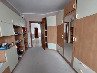 Eladó 355 m²-escsaládi ház XVII. Kerület (Akadémiaújtelep) , Akadémiaújtelep: 344'000'000 Ft