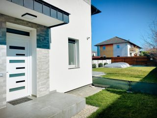 Eladó 150 m²-esikerház XVII. Kerület (Helikopter lakópark) , Helikopter lakópark: 217'000'000 Ft