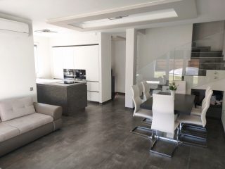 Eladó 150 m²-esikerház XVII. Kerület (Helikopter lakópark) , Helikopter lakópark: 217'000'000 Ft