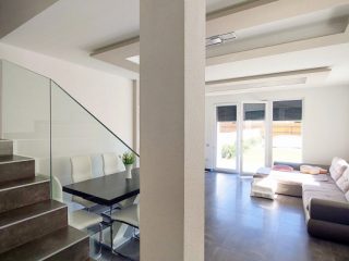 Eladó 150 m²-esikerház XVII. Kerület (Helikopter lakópark) , Helikopter lakópark: 217'000'000 Ft