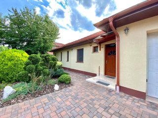 Eladó 180 m²-escsaládi ház XVII. Kerület (Helikopter lakópark) , Rákoshegy: 350'000'000 Ft