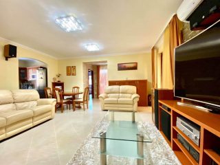 Eladó 180 m²-escsaládi ház XVII. Kerület (Helikopter lakópark) , Rákoshegy: 350'000'000 Ft