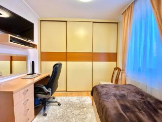 Eladó 180 m²-escsaládi ház XVII. Kerület (Helikopter lakópark) , Rákoshegy: 350'000'000 Ft