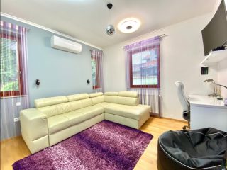 Eladó 180 m²-escsaládi ház XVII. Kerület (Helikopter lakópark) , Rákoshegy: 350'000'000 Ft