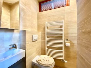 Eladó 180 m²-escsaládi ház XVII. Kerület (Helikopter lakópark) , Rákoshegy: 350'000'000 Ft