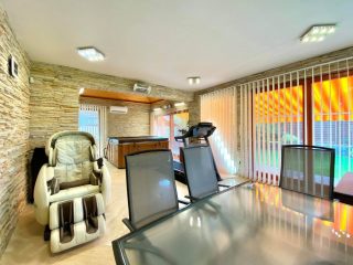 Eladó 180 m²-escsaládi ház XVII. Kerület (Helikopter lakópark) , Rákoshegy: 350'000'000 Ft