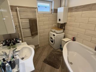 Eladó 105 m²-esikerház XVII. Kerület (Rákoscsaba) , Battonya utca környékén lévő utca: 139'000'000 Ft