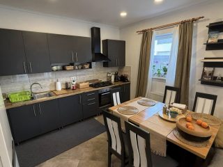 Eladó 105 m²-esikerház XVII. Kerület (Rákoscsaba) , Battonya utca környékén lévő utca: 139'000'000 Ft