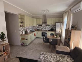 Eladó 85 m²-esikerház XVII. Kerület (Rákoscsaba) , Battonya utca környékén lévő utca: 119'000'000 Ft