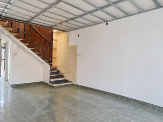 Eladó 140 m²-esikerház XVII. Kerület (Rákoscsaba) , Kucorgó tér környéki utca: 123'000'000 Ft