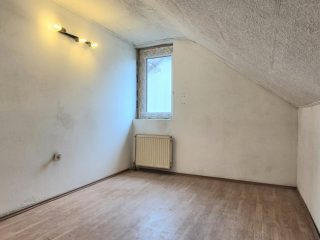 Eladó 140 m²-esikerház XVII. Kerület (Rákoscsaba) , Kucorgó tér környéki utca: 139'000'000 Ft