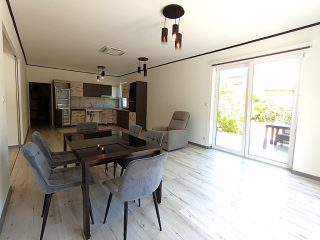 Kiadó 94 m²-escsaládi ház XVII. Kerület (Rákoscsaba) , Kucorgó tér közeli utca: 480'000 Ft