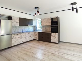 Kiadó 94 m²-escsaládi ház XVII. Kerület (Rákoscsaba) , Kucorgó tér közeli utca: 480'000 Ft