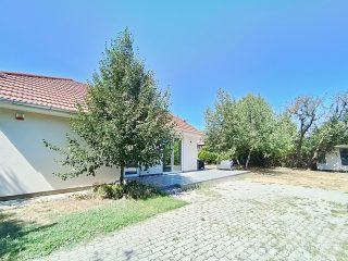 Kiadó 94 m²-escsaládi ház XVII. Kerület (Rákoscsaba) , Kucorgó tér közeli utca: 480'000 Ft