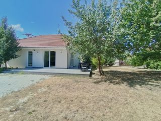 Kiadó 94 m²-escsaládi ház XVII. Kerület (Rákoscsaba) , Kucorgó tér közeli utca: 480'000 Ft