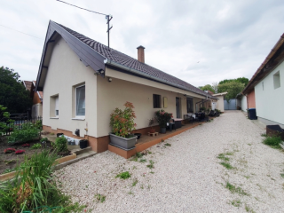 Eladó 122 m²-escsaládi ház XVII. Kerület (Rákoscsaba) , Rákoscsaba csendes utca: 119'900'000 Ft