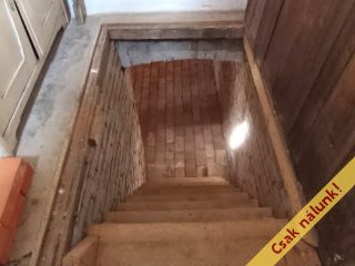 Eladó 104 m²-escsaládi ház XVII. Kerület (Rákoscsaba) , Szabadság súgárúthoz közeli utca: 92'000'000 Ft
