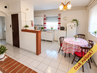 Eladó 138 m²-escsaládi ház XVII. Kerület (Rákoscsaba) , Tálpatak utca: 96'900'000 Ft