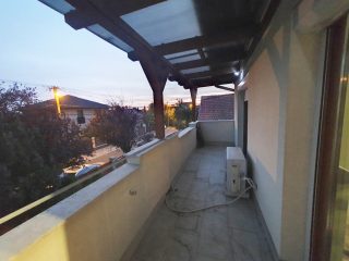 Eladó 117 m²-esikerház XVII. Kerület (Rákoscsaba Újtelep) , Naplás út közeli csendes utca: 126'500'000 Ft