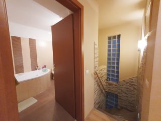 Eladó 117 m²-esikerház XVII. Kerület (Rákoscsaba Újtelep) , Naplás út közeli csendes utca: 126'500'000 Ft