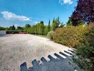 Eladó 500 m²-esegyéb üzlethelyiség XVII. Kerület (Rákoshegy) , Alsórákoshegy utca: 380'000'000 Ft